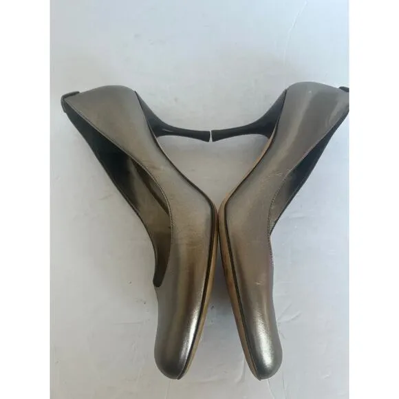 GUCCI Leather Champagne Gold Round Toe Black Low Heel Pump Shoes Size 8 Narrow