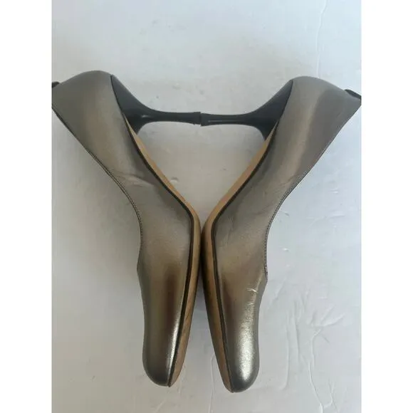 GUCCI Leather Champagne Gold Round Toe Black Low Heel Pump Shoes Size 8 Narrow