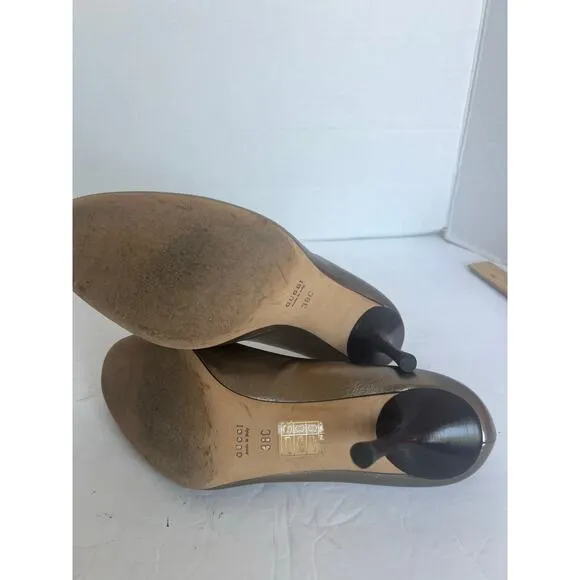 GUCCI Leather Champagne Gold Round Toe Black Low Heel Pump Shoes Size 8 Narrow