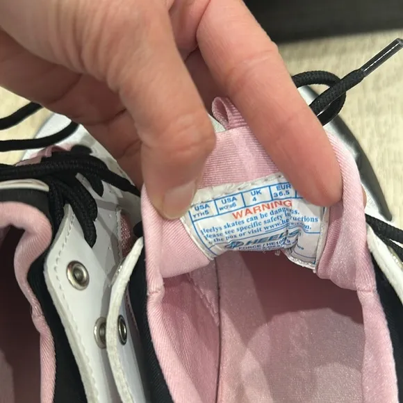 Heelys Pink and Black Roller Shoes