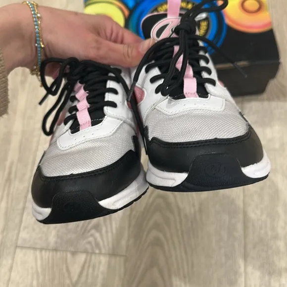 Heelys Pink and Black Roller Shoes