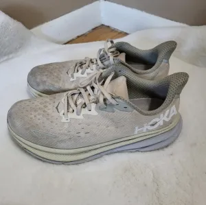 Hoka Clifton 9 Men’s Running Shoes Sz 9.5 2E