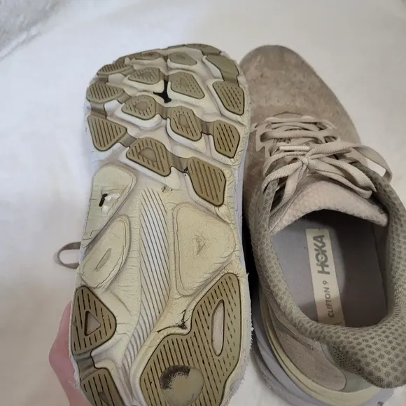 Hoka Clifton 9 Men’s Running Shoes Sz 9.5 2E