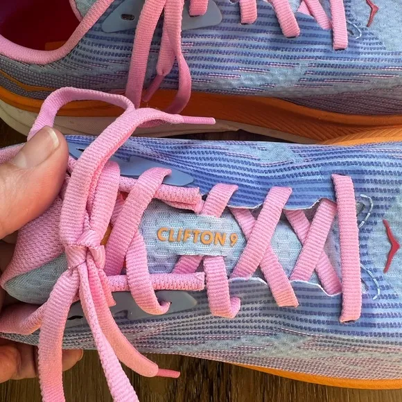 HOKA Clifton 9 Walking Running Athletic Shoes Youth Size 7 or Woman’s 8.5