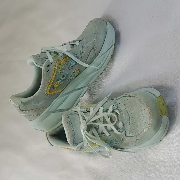 Hoka Clifton Leather Embroidery UNISEX Shoes blue glass Orage yellow Sz M11 W10