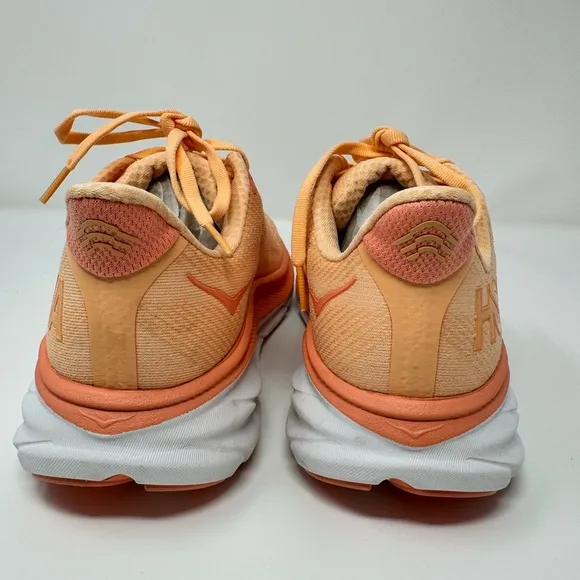 HOKA One Clifton 9 Women's Size 7B Walking/ Running Shoes Cantaloupe NEW IN BOX