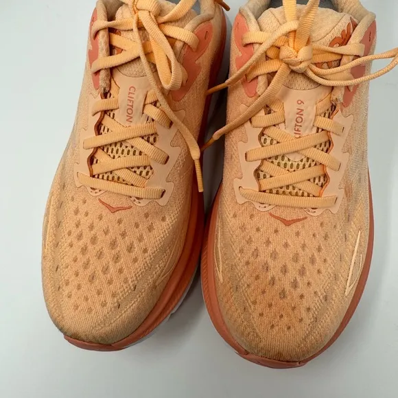 HOKA One Clifton 9 Women's Size 7B Walking/ Running Shoes Cantaloupe NEW IN BOX