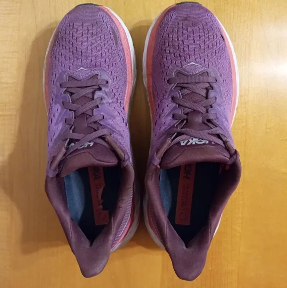 Hoka One One Clifton 8 running shoes size 7B