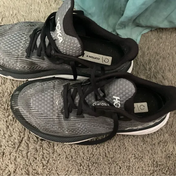 Hoka One One Clifton 9 Youth Big Kid BWHT Black Running Shoes Sneakers Size 4MD