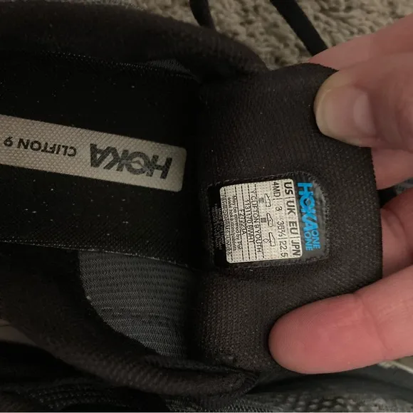Hoka One One Clifton 9 Youth Big Kid BWHT Black Running Shoes Sneakers Size 4MD