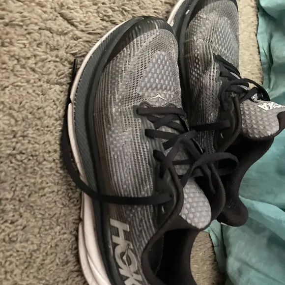 Hoka One One Clifton 9 Youth Big Kid BWHT Black Running Shoes Sneakers Size 4MD