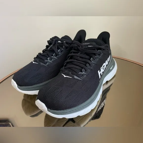 Hoka One One Mach 4 Black Running Athletic Shoes Womens Sz 10