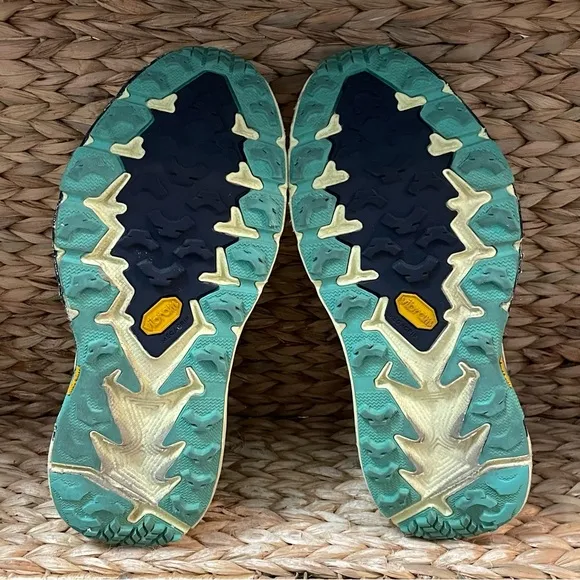 Hoka One One W Speedgoat 4‎ Running Shoes Vibram Soles