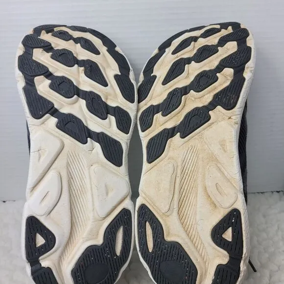 Hoka One One Clifton 9 Nens Sneaker Size 10.5D Black White Running Shoes