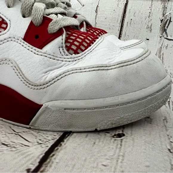 JORDAN 4 Retro “Alternate 89” Youth, Red and White Basketball Shoes (Size 1Y)