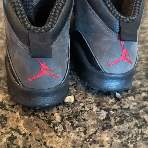 Jordan retro 10 big kids Black and Gray Sneakers GUC 5.5Y