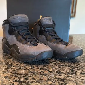 Jordan retro 10 big kids Black and Gray Sneakers GUC 5.5Y