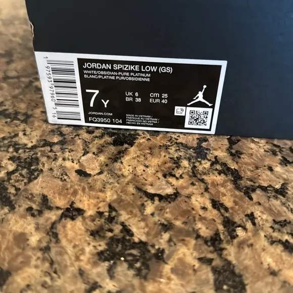 Jordan retro 10 big kids Black and Gray Sneakers GUC 5.5Y