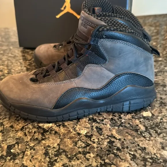 Jordan retro 10 big kids Black and Gray Sneakers GUC 5.5Y