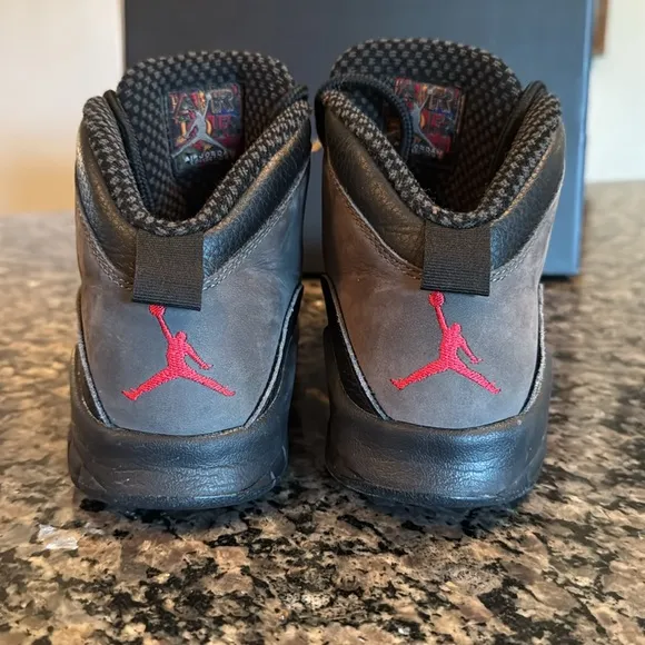 Jordan retro 10 big kids Black and Gray Sneakers GUC 5.5Y