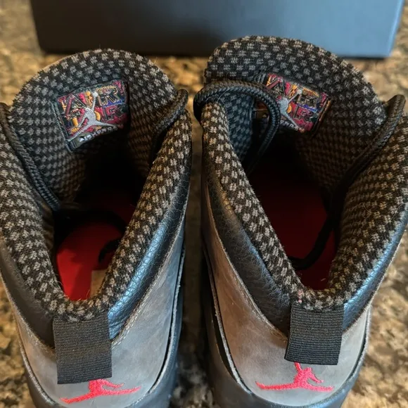 Jordan retro 10 big kids Black and Gray Sneakers GUC 5.5Y