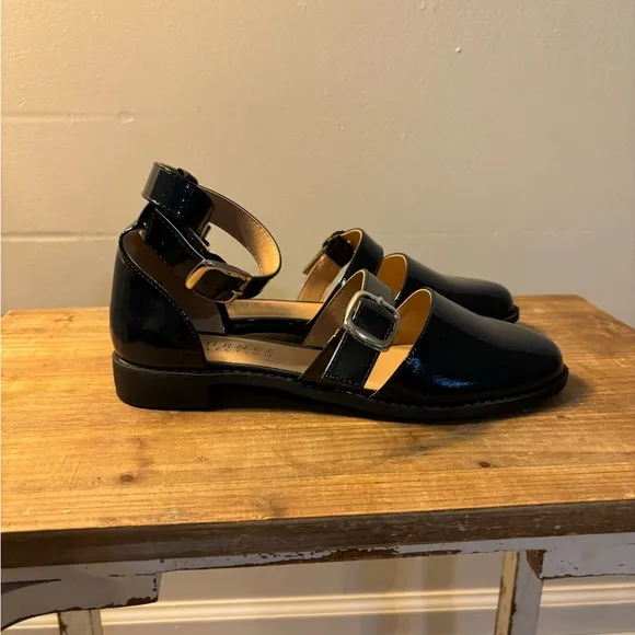 Journee Collection Womens Constance Mary Jane Shoes size 8