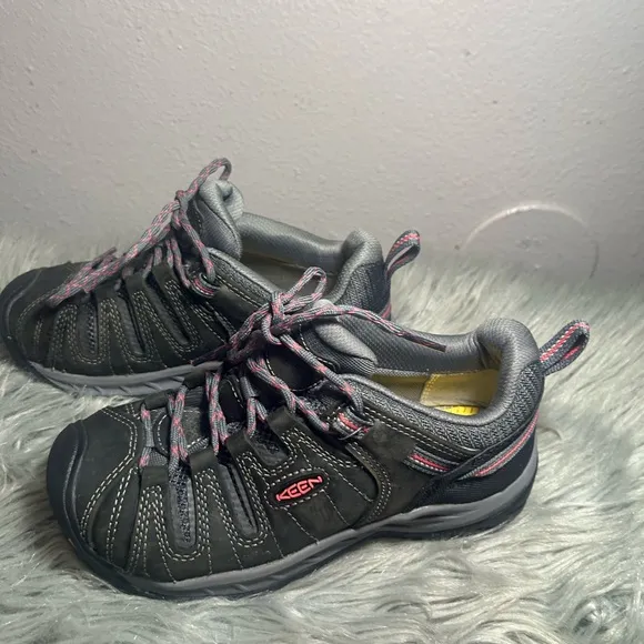 KEEN Targhee II Low WP Hiking Shoes - Women's Black Hiking Shoes Size 5.5