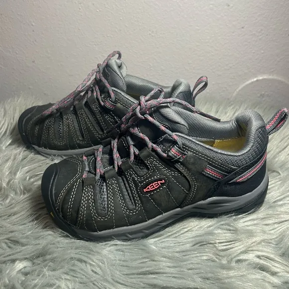KEEN Targhee II Low WP Hiking Shoes - Women's Black Hiking Shoes Size 5.5