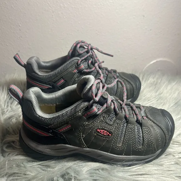 KEEN Targhee II Low WP Hiking Shoes - Women's Black Hiking Shoes Size 5.5