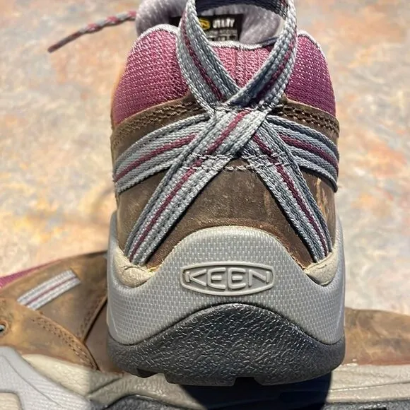 Keen Utility Detroit xt Steel Toe Woman’s boot shoe size 9