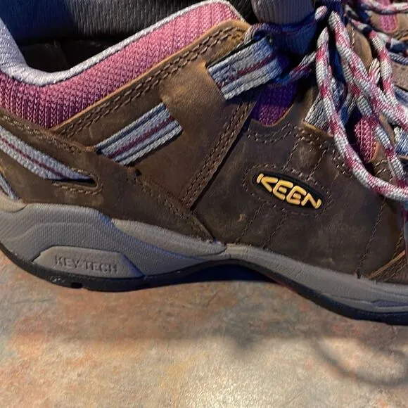Keen Utility Detroit xt Steel Toe Woman’s boot shoe size 9