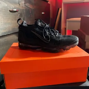 kids/womens vapormaxs