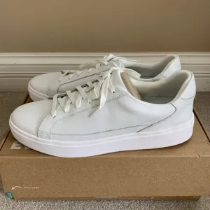 Kizik Vegas Walking Shoes Sneaker W 12.5 M 11 White Leather Lace Up Hands Free