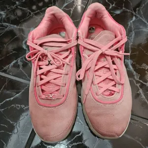 Lebron Nike sneakers shoes Pink diamond collection