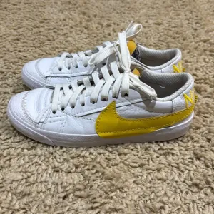 Like New Nike Blazer Low Jumbo Sneakers Tennis Shoes White Vivid Sulfur 9.5