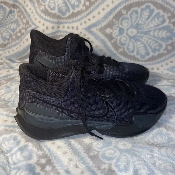 Like new Nike renew elevate III basketball sneakers shoes