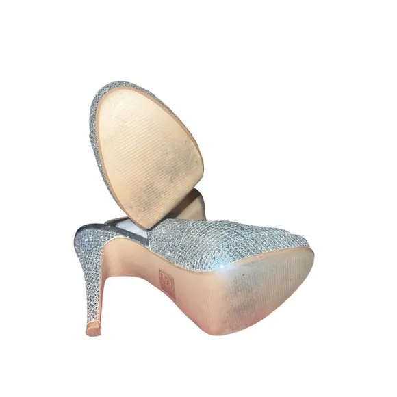 Lulu Townsend Silver Slingback Peep toe Heels. Approx. 4 in heel. (7.5)