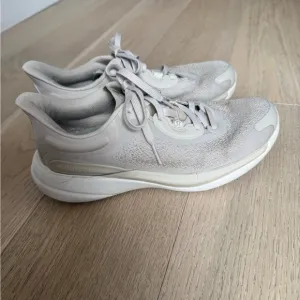 Lululemon Women's Chargefeel 2 Low Workout Shoe Grey Size 8 $138