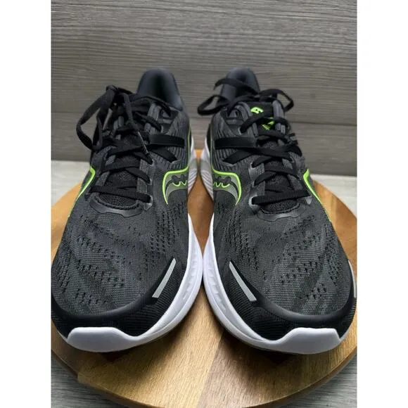 Man's Sneakers &amp; Athletic Shoes Saucony Guide 16. Black With Green Accents