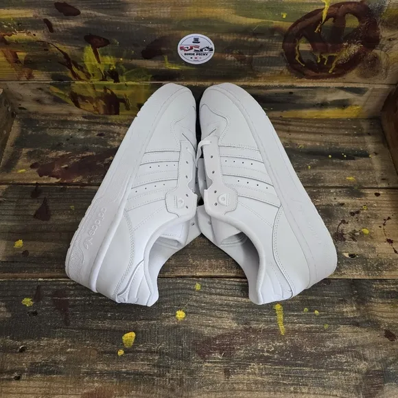 Men adidas athletic shoes‎ size 12 new