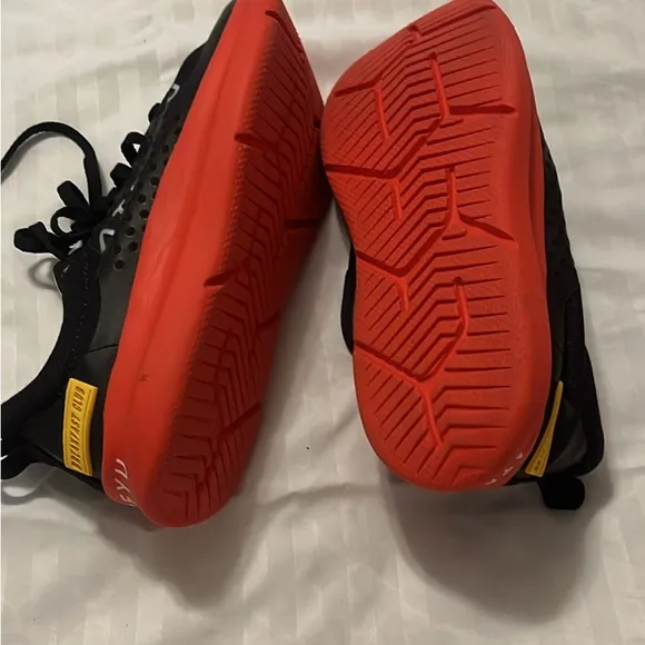 Men's Black and Red Running Shoes