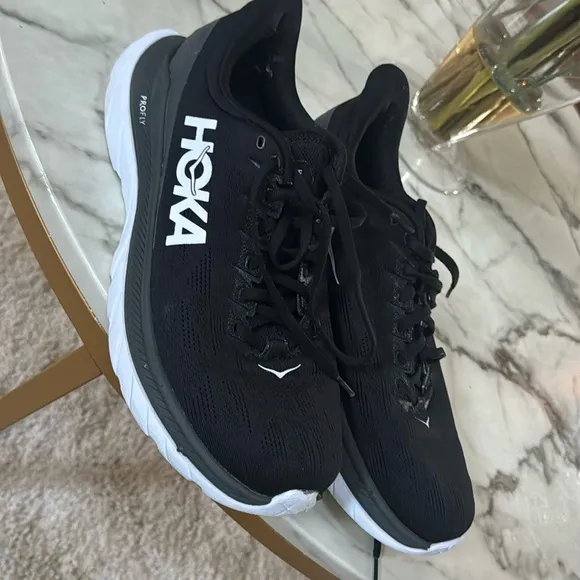 Men’s Hoka One One Mach 4 Pro Fly Black White Running Sneakers Shoes Sz 9.5D