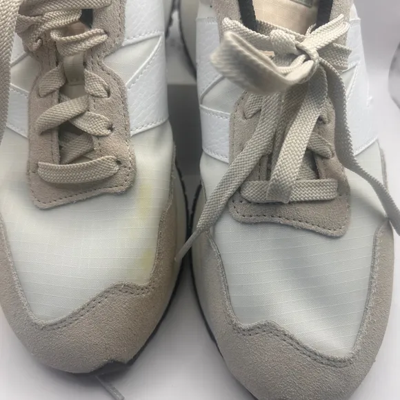 Men's New Balance Sneakers White Grey Size 9