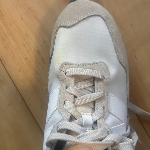 Men's New Balance Sneakers White Grey Size 9