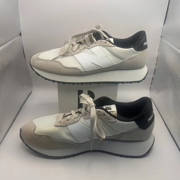 Men's New Balance Sneakers White Grey Size 9