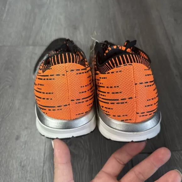 Men’s SAMPLE Brooks Ricochet DNA Knit Black Orange Running Shoes Size 9 NEW