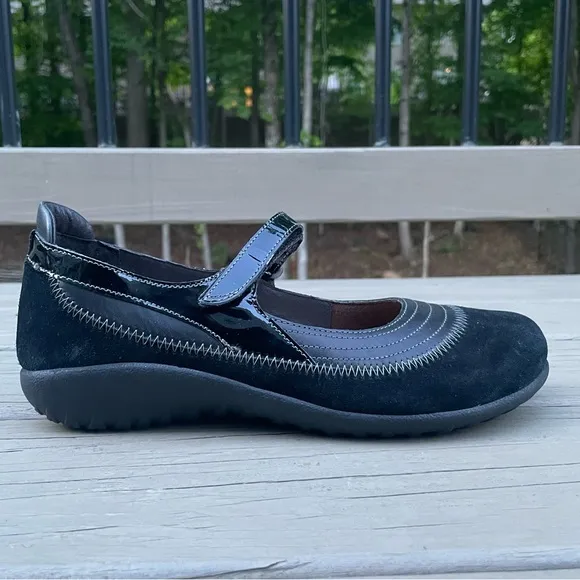 Naot Kirei black suede and patent leather Mary Jane walking shoes size 41