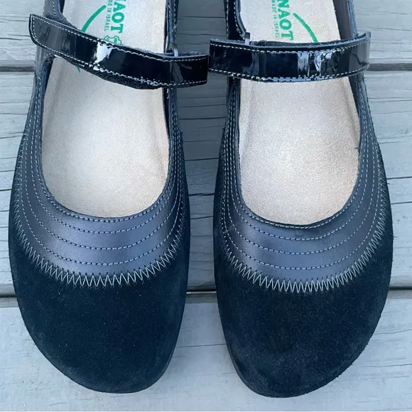Naot Kirei black suede and patent leather Mary Jane walking shoes size 41