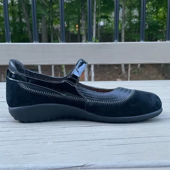 Naot Kirei black suede and patent leather Mary Jane walking shoes size 41