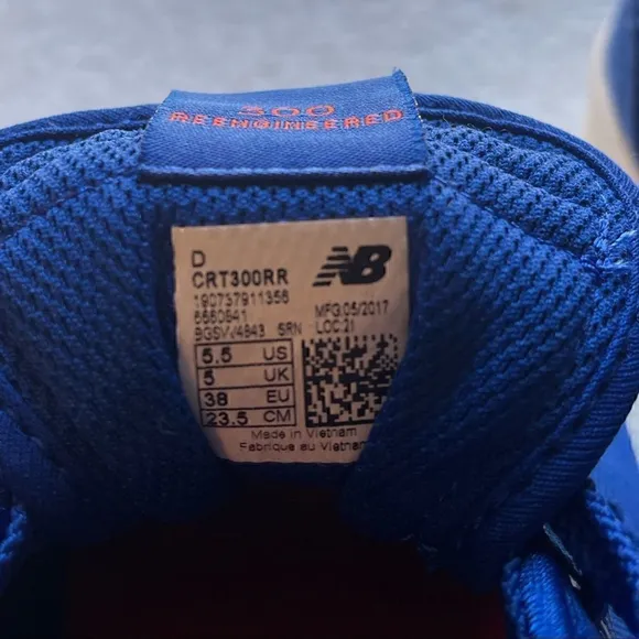 Never worn new balance nylon knit.